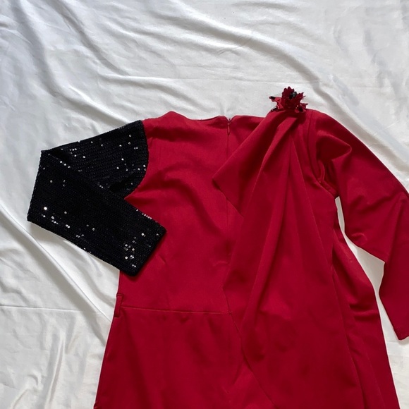 Chic Asymmetrical Red and Black Dress - Picture 12 of 14